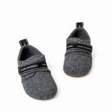 Living Kitzbühel slippers with Velcro made of wool felt grey boys (31-35)