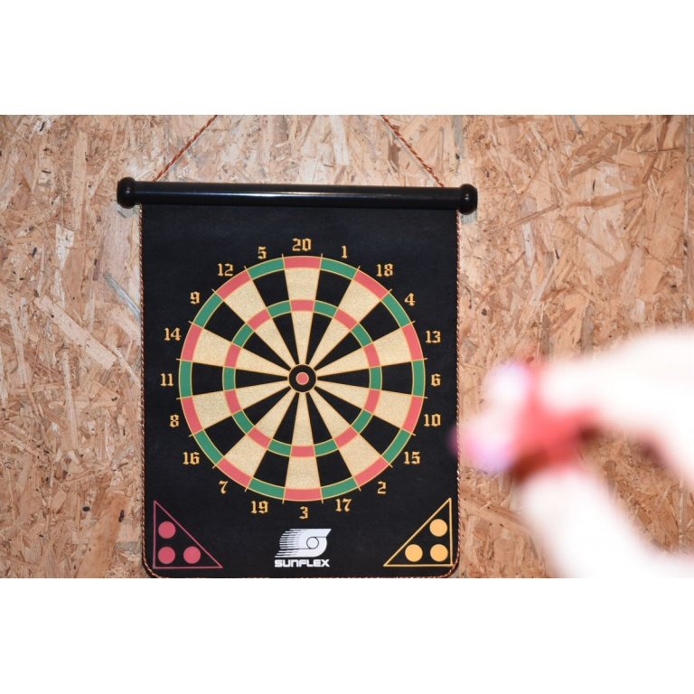 Sunflex dart game with 6 magnetic darts for 2 players